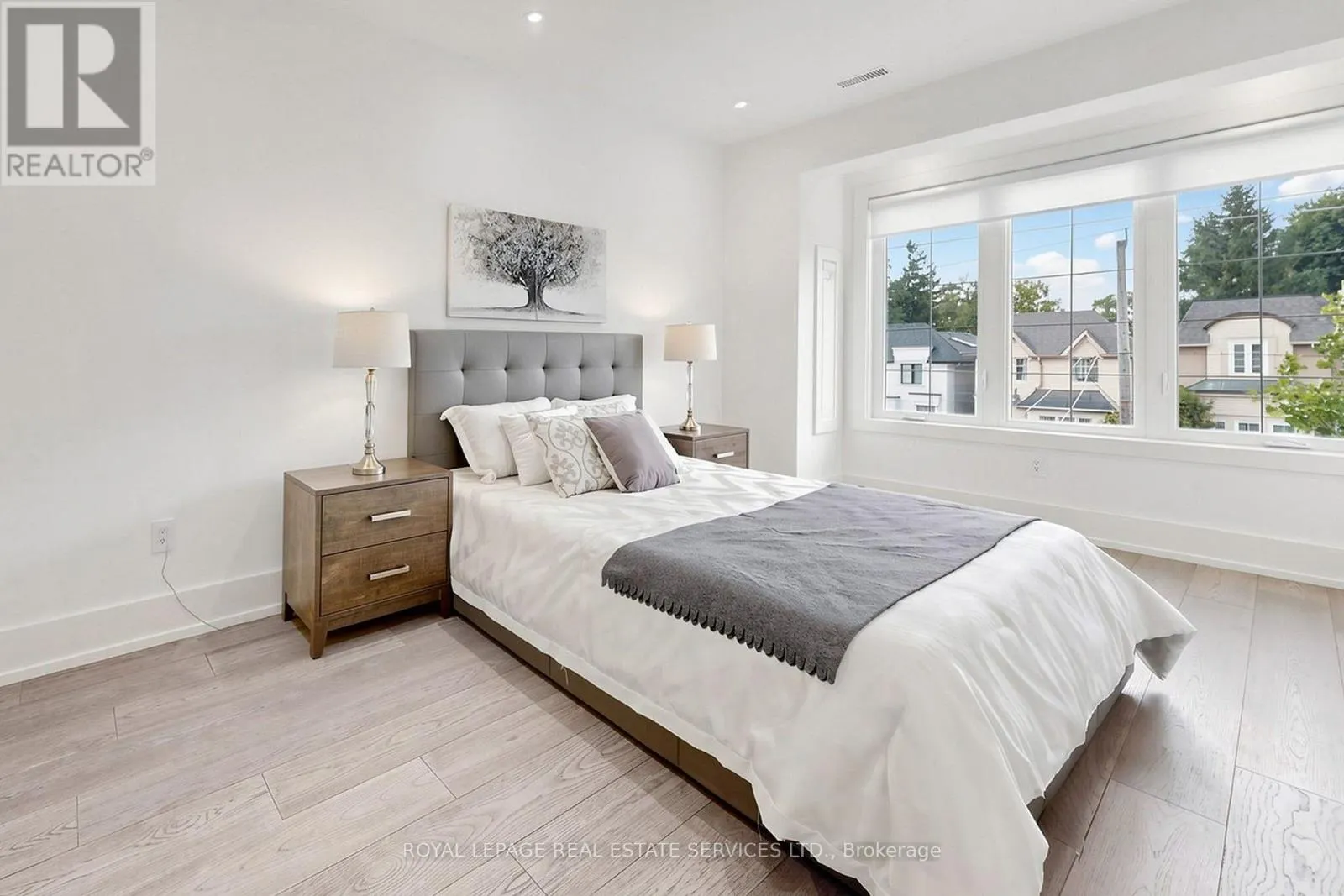 383 MELROSE AVENUE