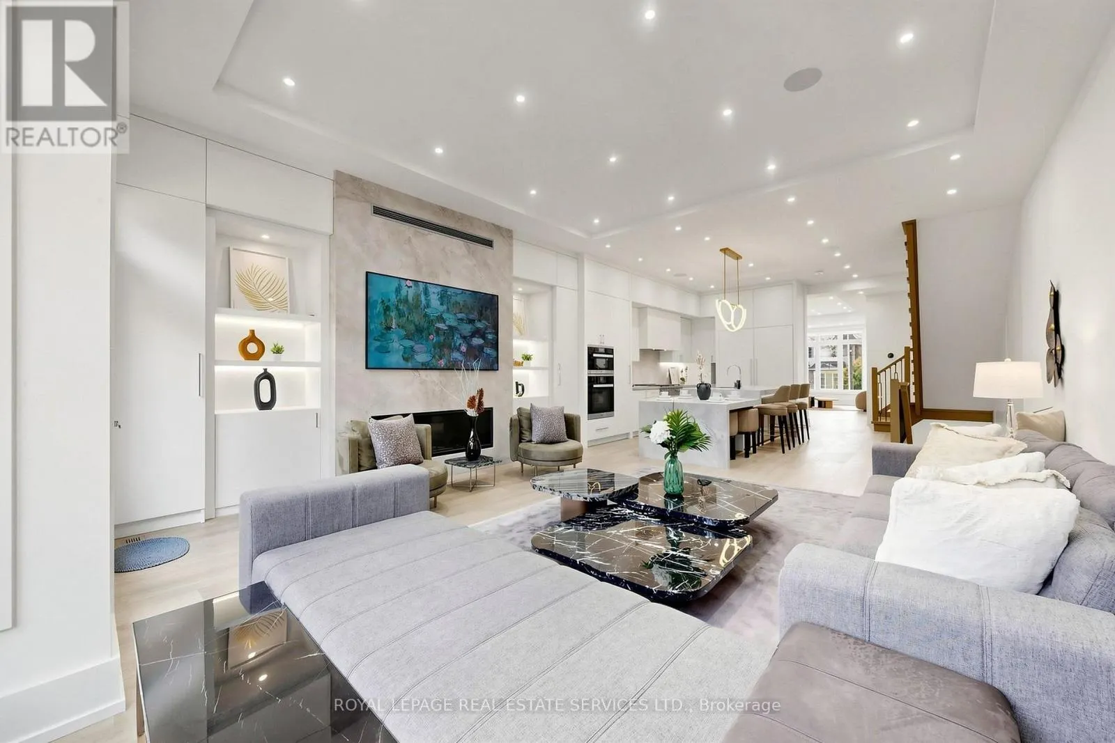 383 MELROSE AVENUE