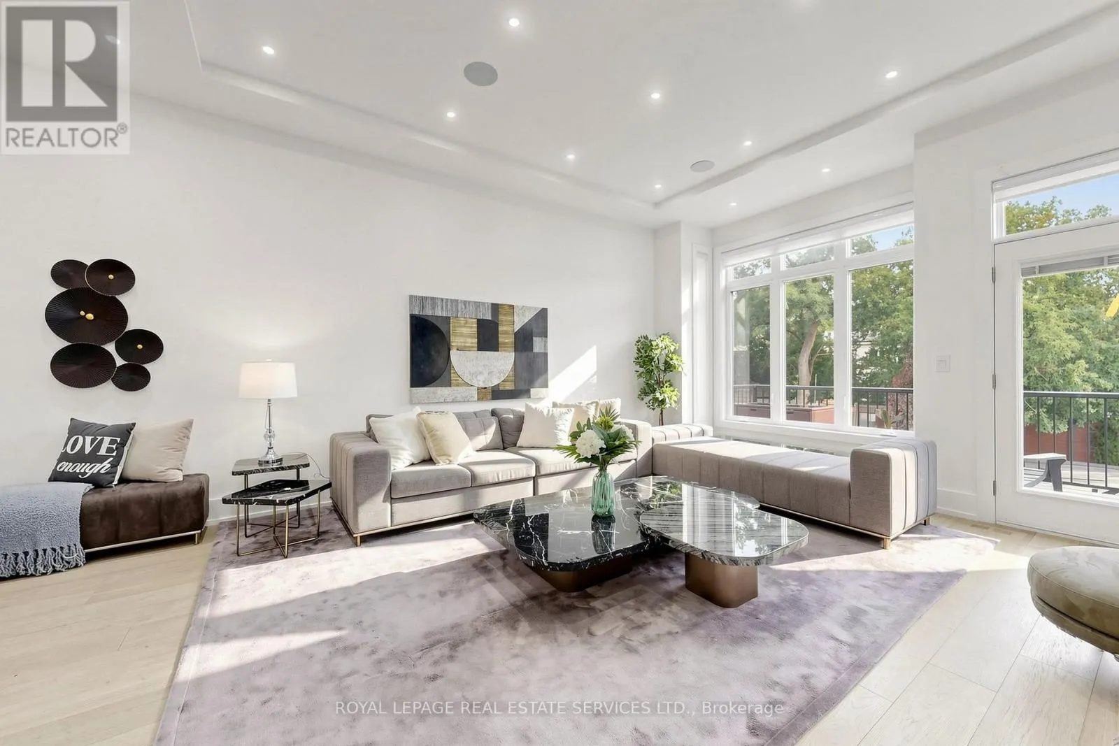383 MELROSE AVENUE