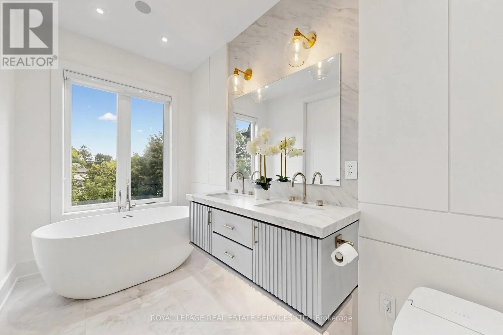 383 MELROSE AVENUE
