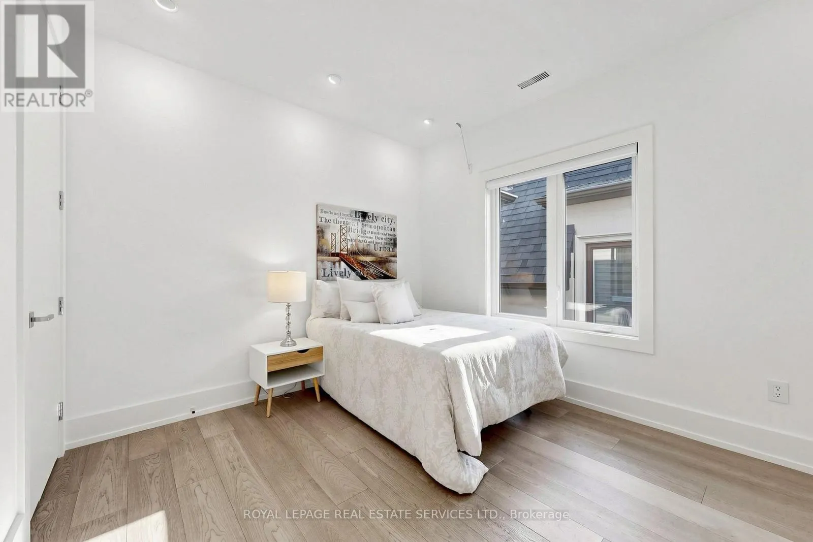 383 MELROSE AVENUE