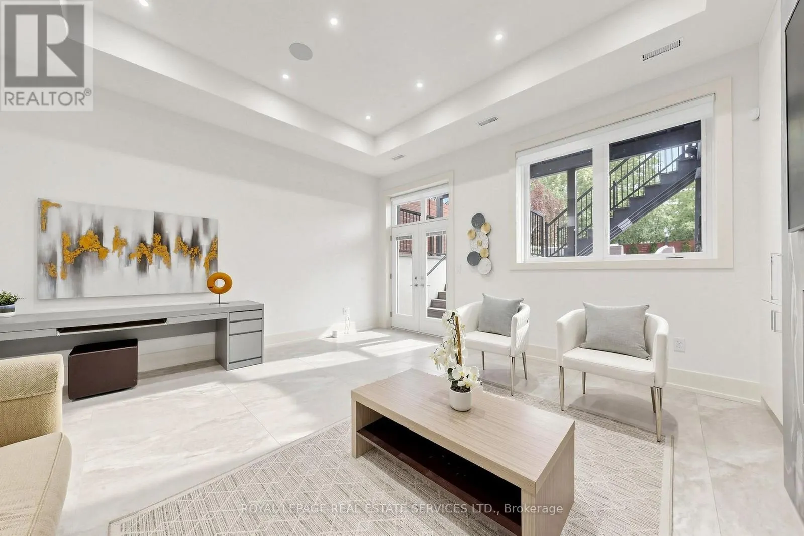 383 MELROSE AVENUE