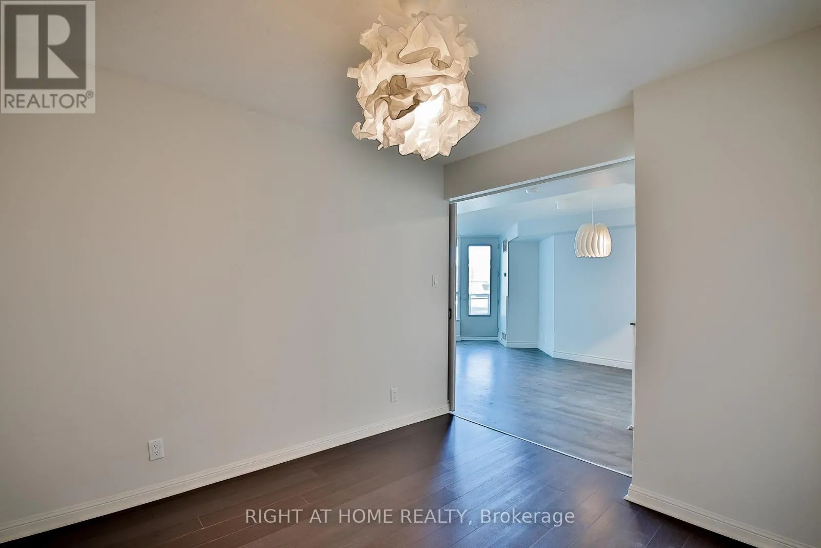 222 - 230 QUEENS QUAY W