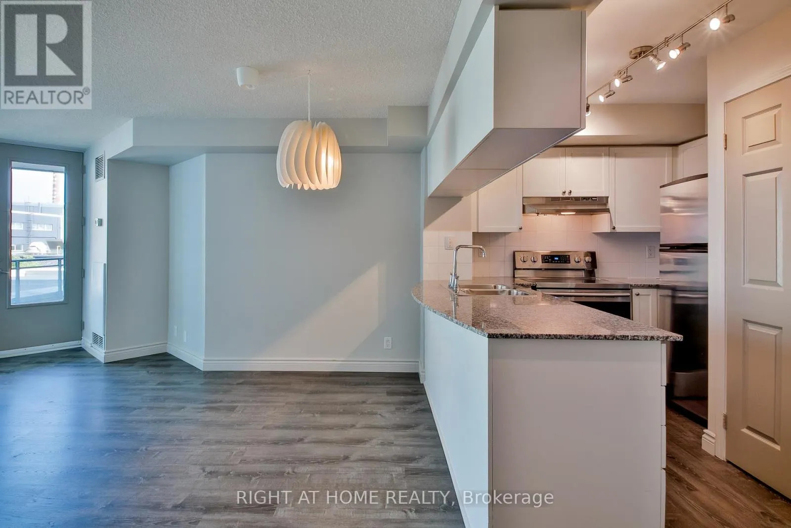 222 - 230 QUEENS QUAY W