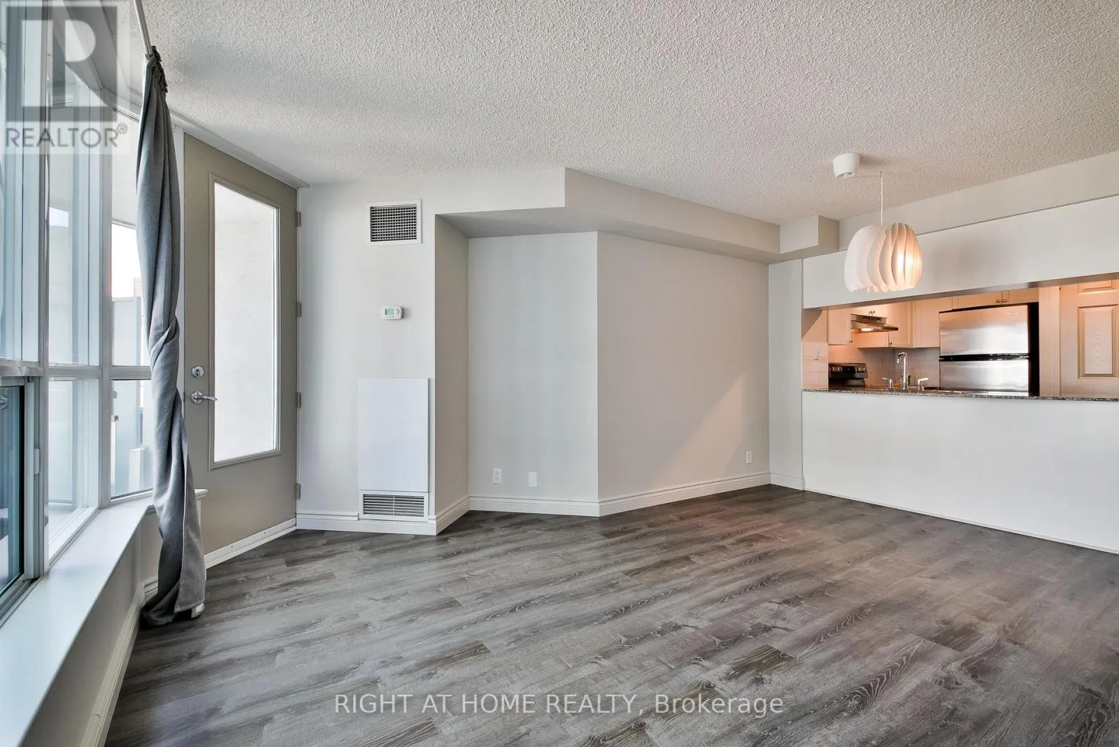 222 - 230 QUEENS QUAY W