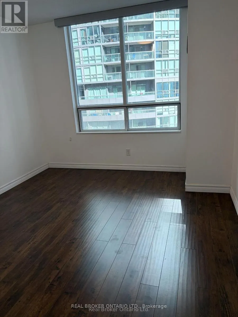605 - 51 LOWER SIMCOE STREET