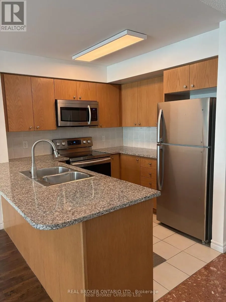 605 - 51 LOWER SIMCOE STREET