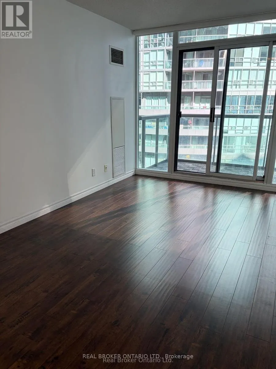 605 - 51 LOWER SIMCOE STREET