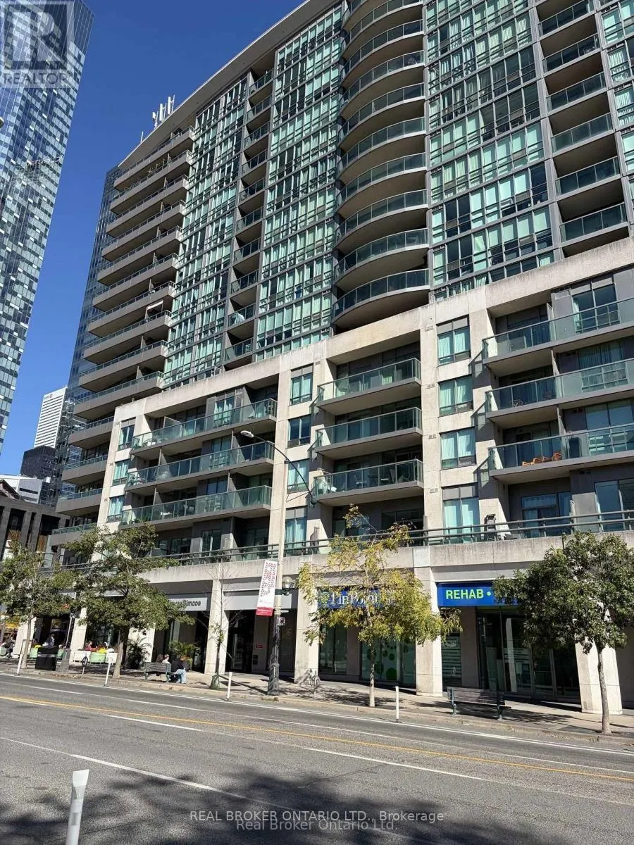 605 - 51 LOWER SIMCOE STREET