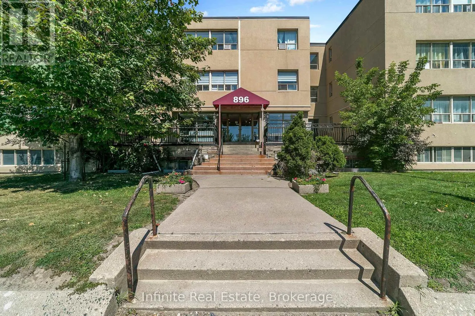 309 - 896 EGLINTON AVENUE E