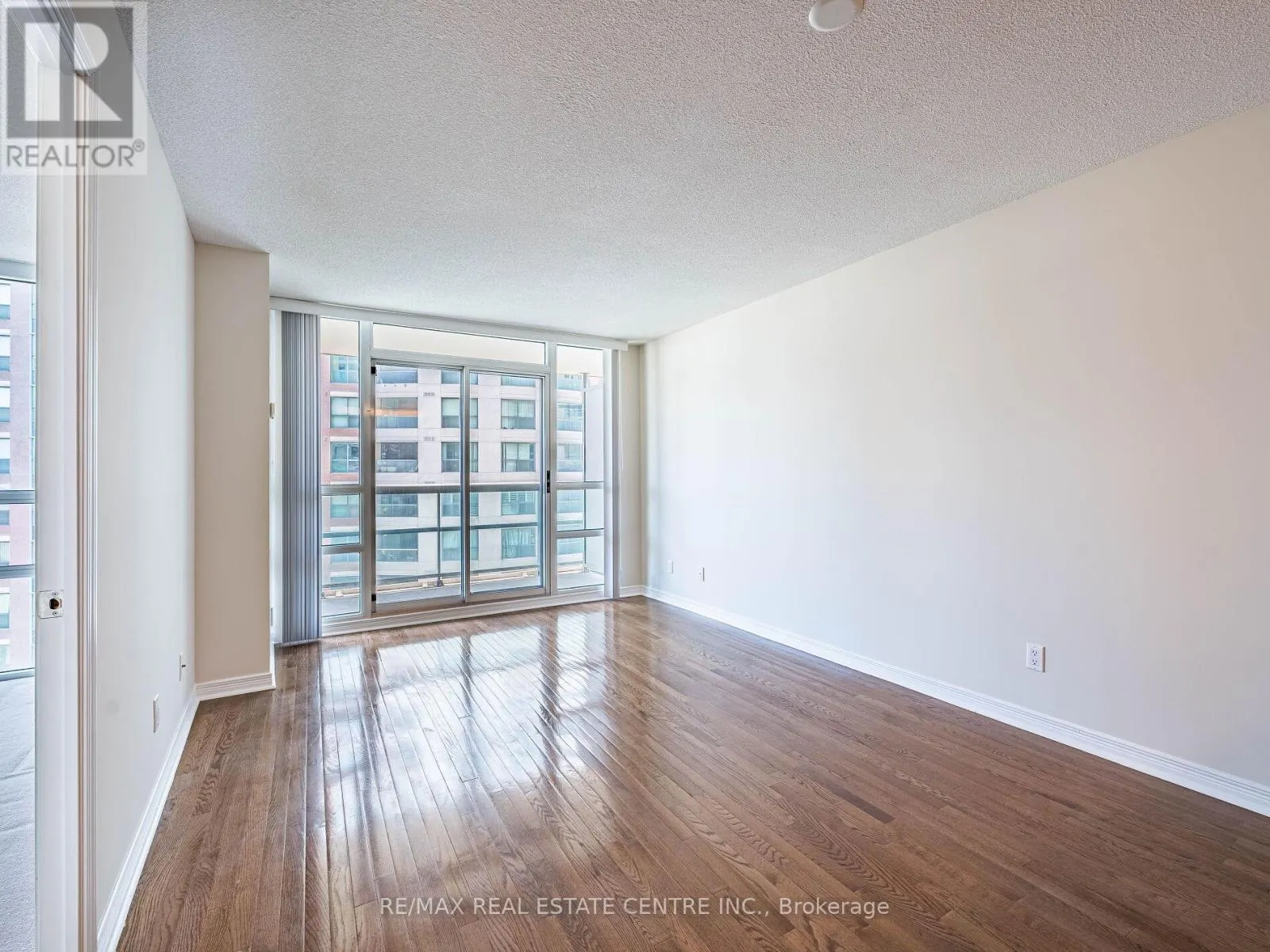 1817 - 509 BEECROFT ROAD