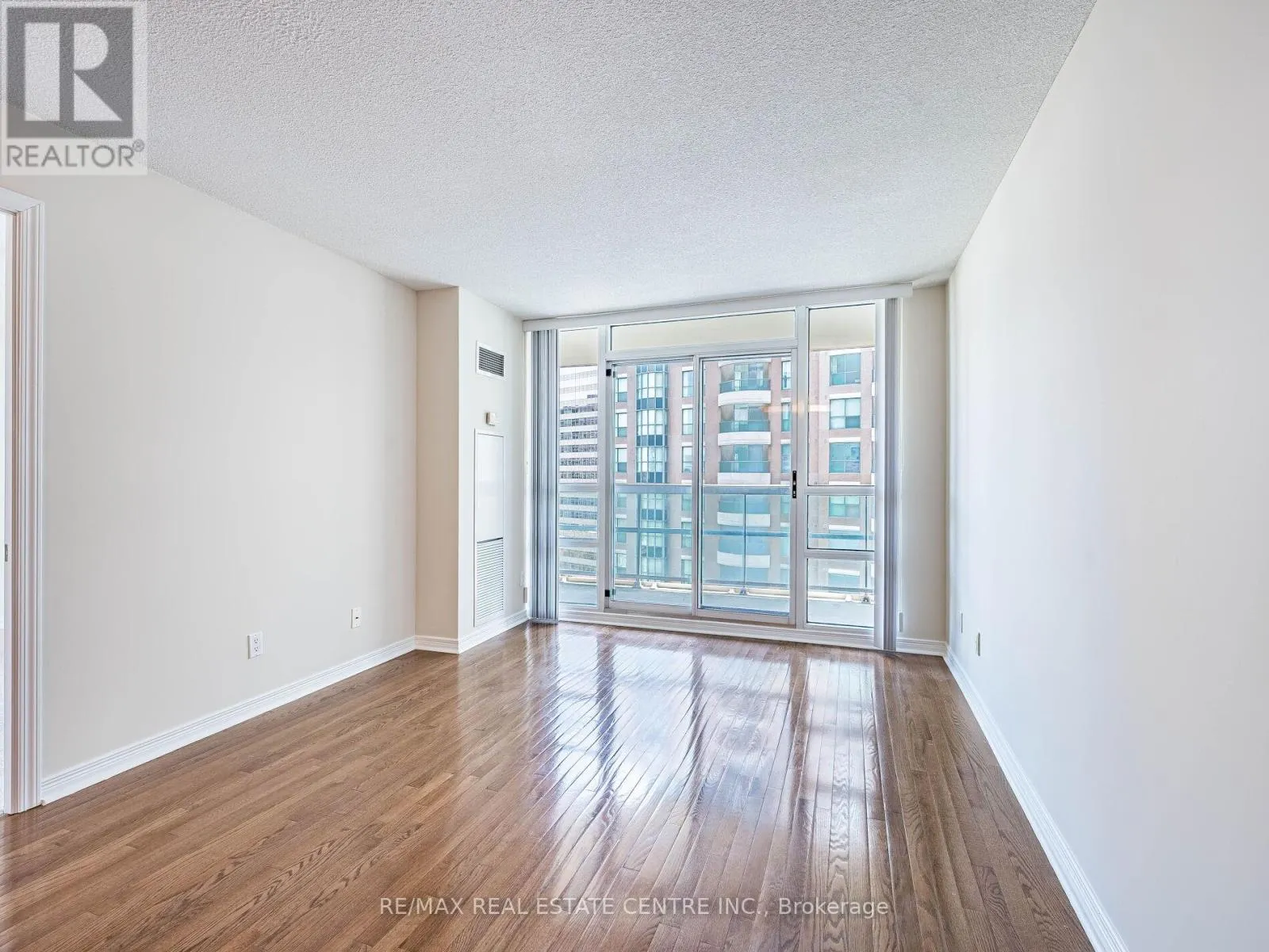 1817 - 509 BEECROFT ROAD
