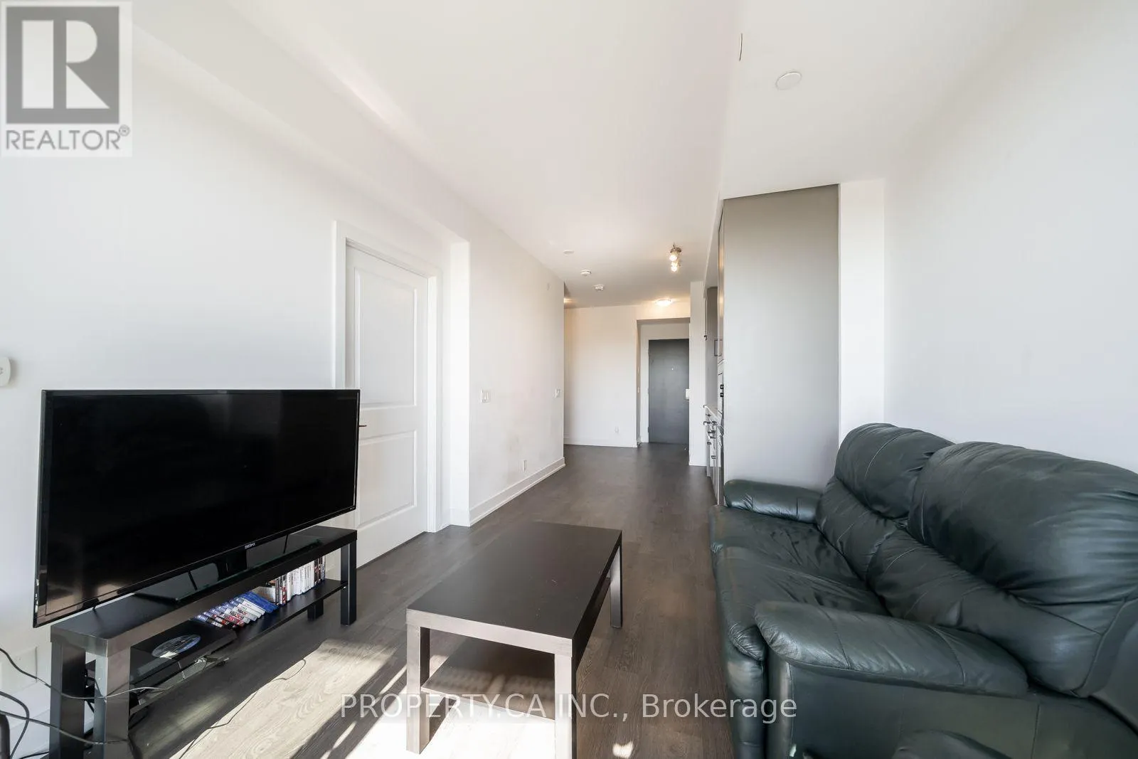 1103 - 11 LILLIAN STREET