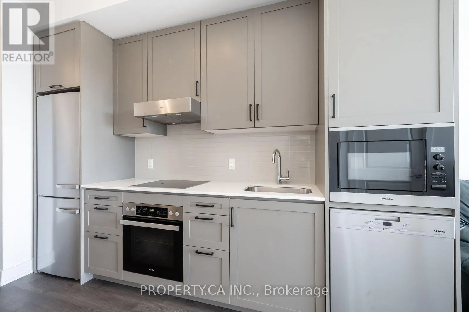 1103 - 11 LILLIAN STREET