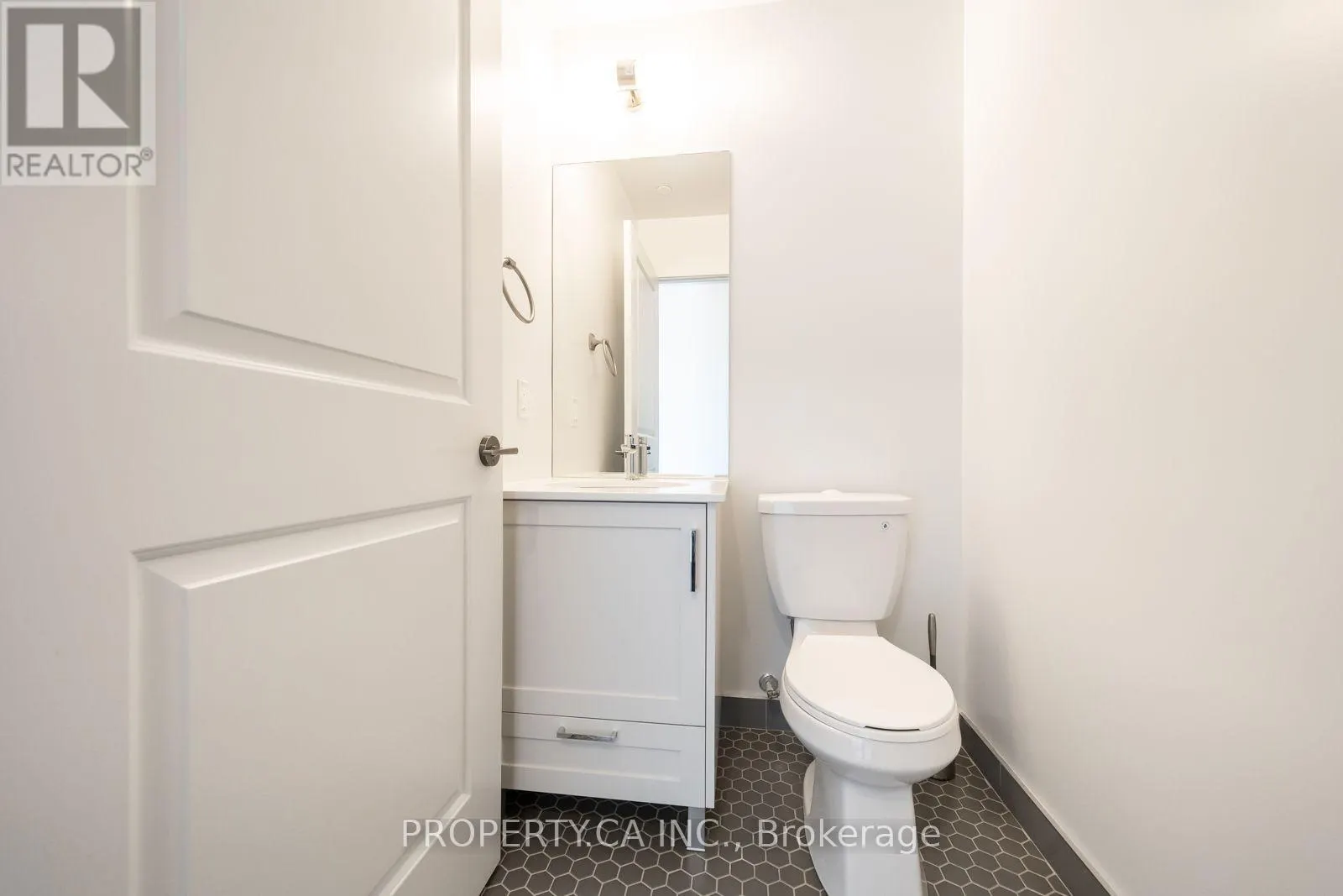 1103 - 11 LILLIAN STREET