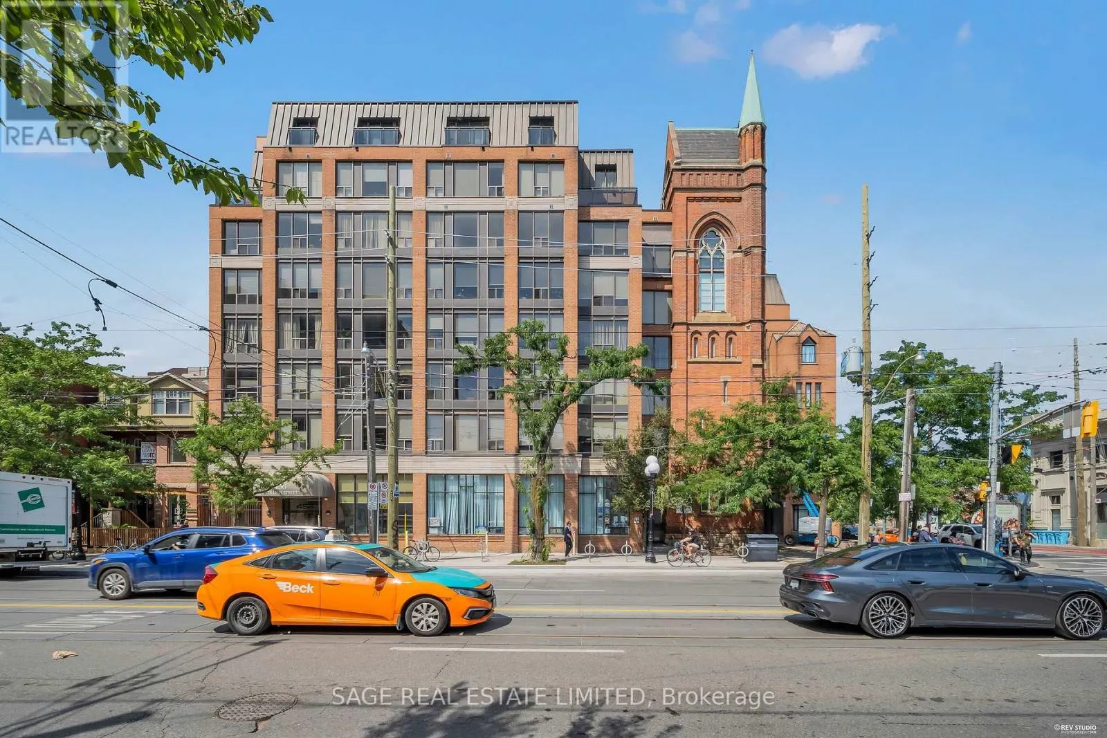 408 - 456 COLLEGE STREET