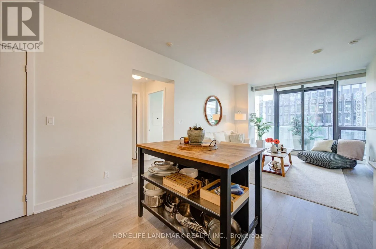 604 - 33 LOMBARD STREET