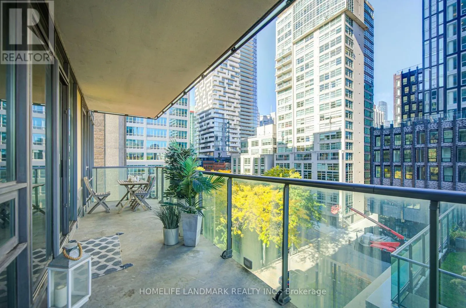 604 - 33 LOMBARD STREET