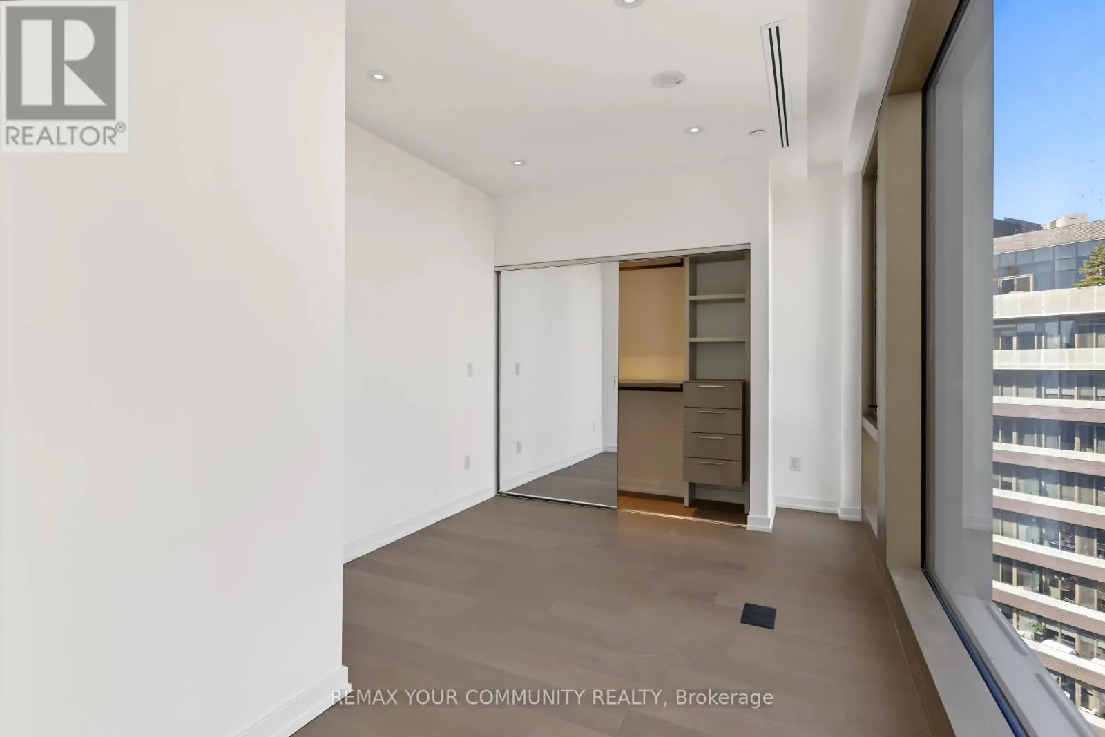 2301 - 1315 BAY STREET