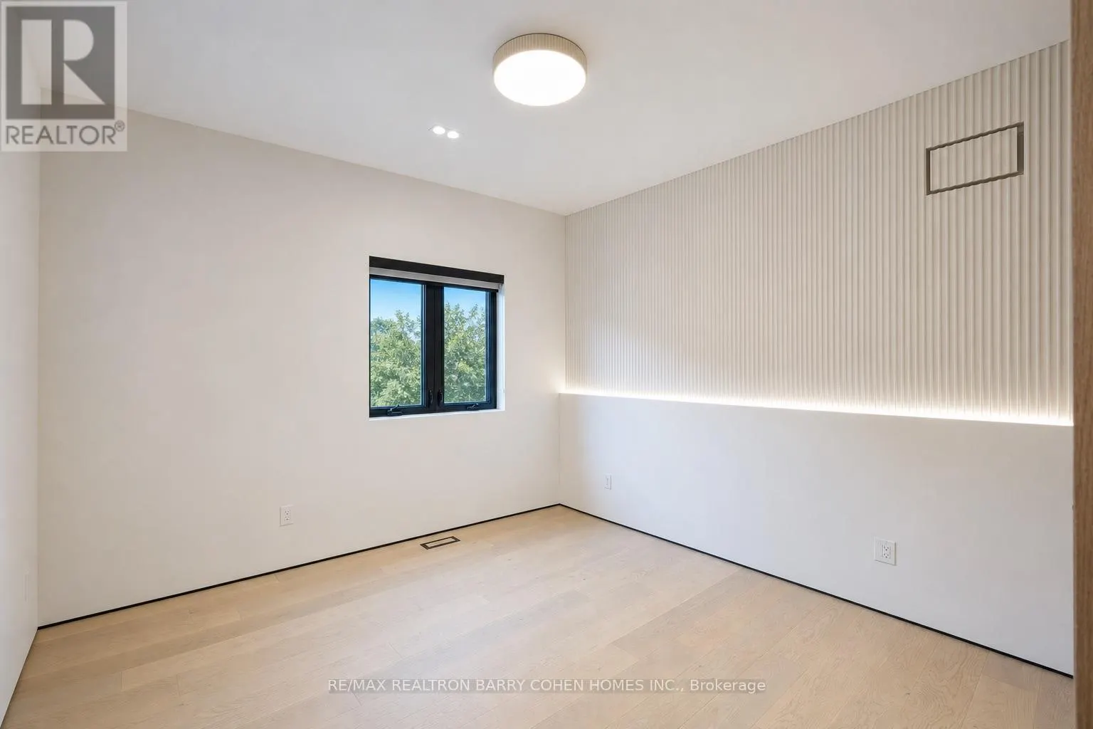 35 FELBRIGG AVENUE