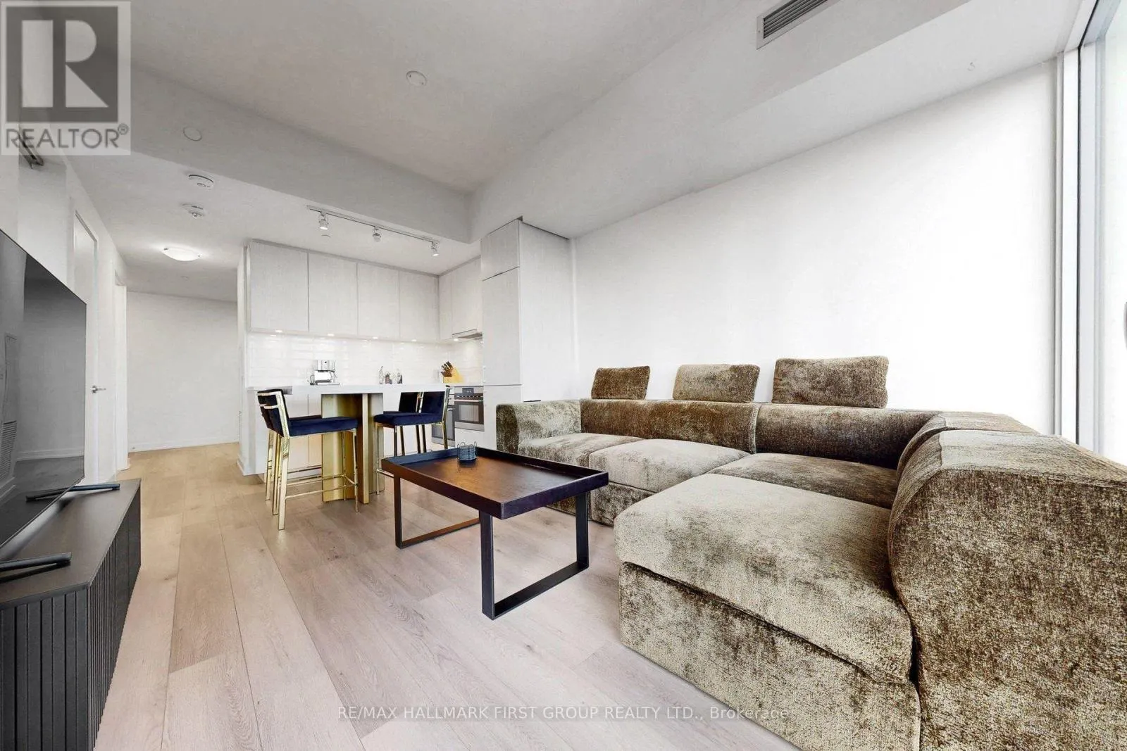 2201 - 158 FRONT STREET E