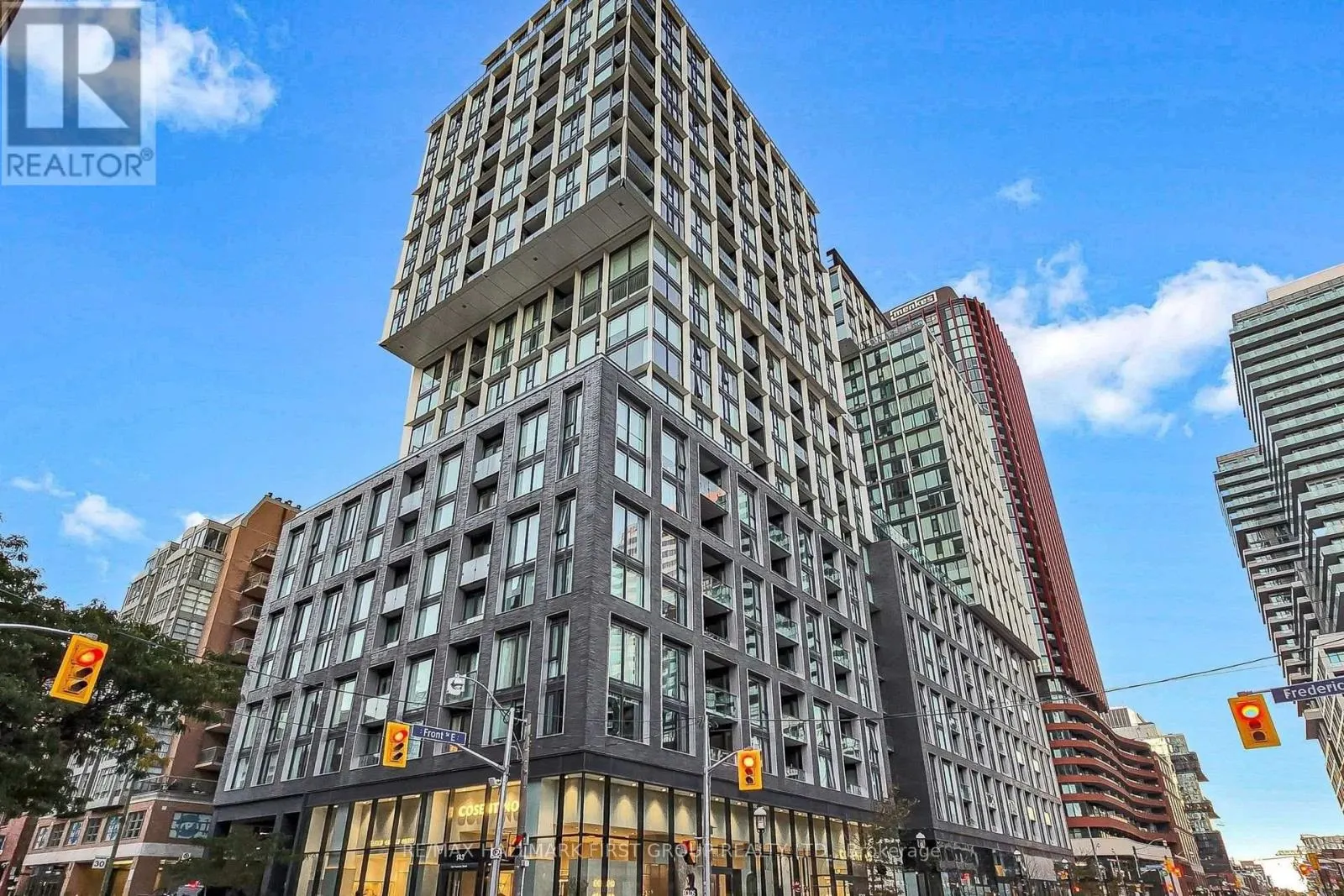 2201 - 158 FRONT STREET E