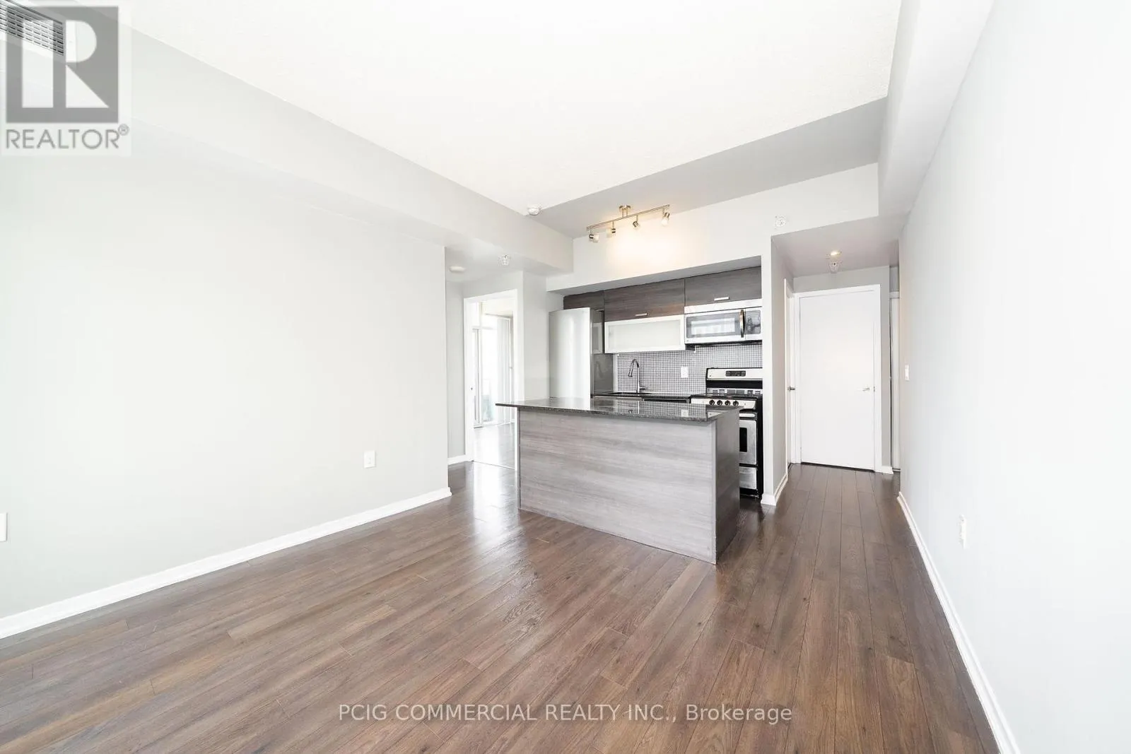 803W - 36 LISGAR STREET
