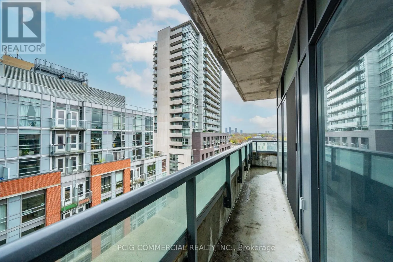 803W - 36 LISGAR STREET