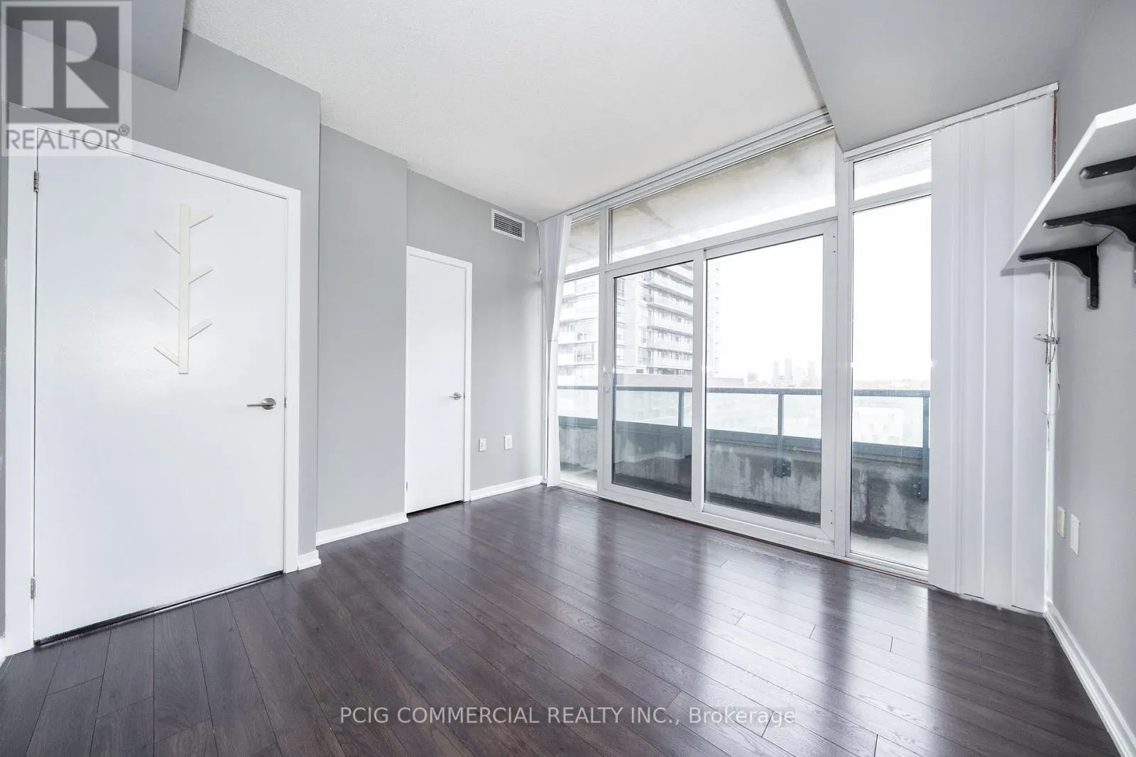 803W - 36 LISGAR STREET