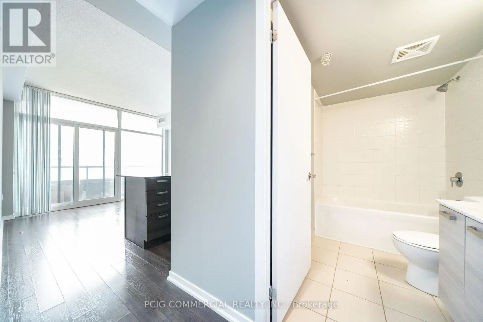 803W - 36 LISGAR STREET