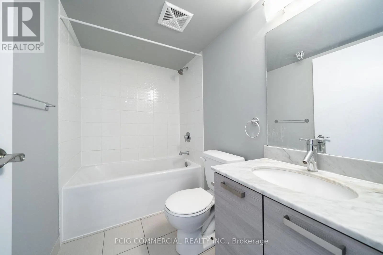 803W - 36 LISGAR STREET