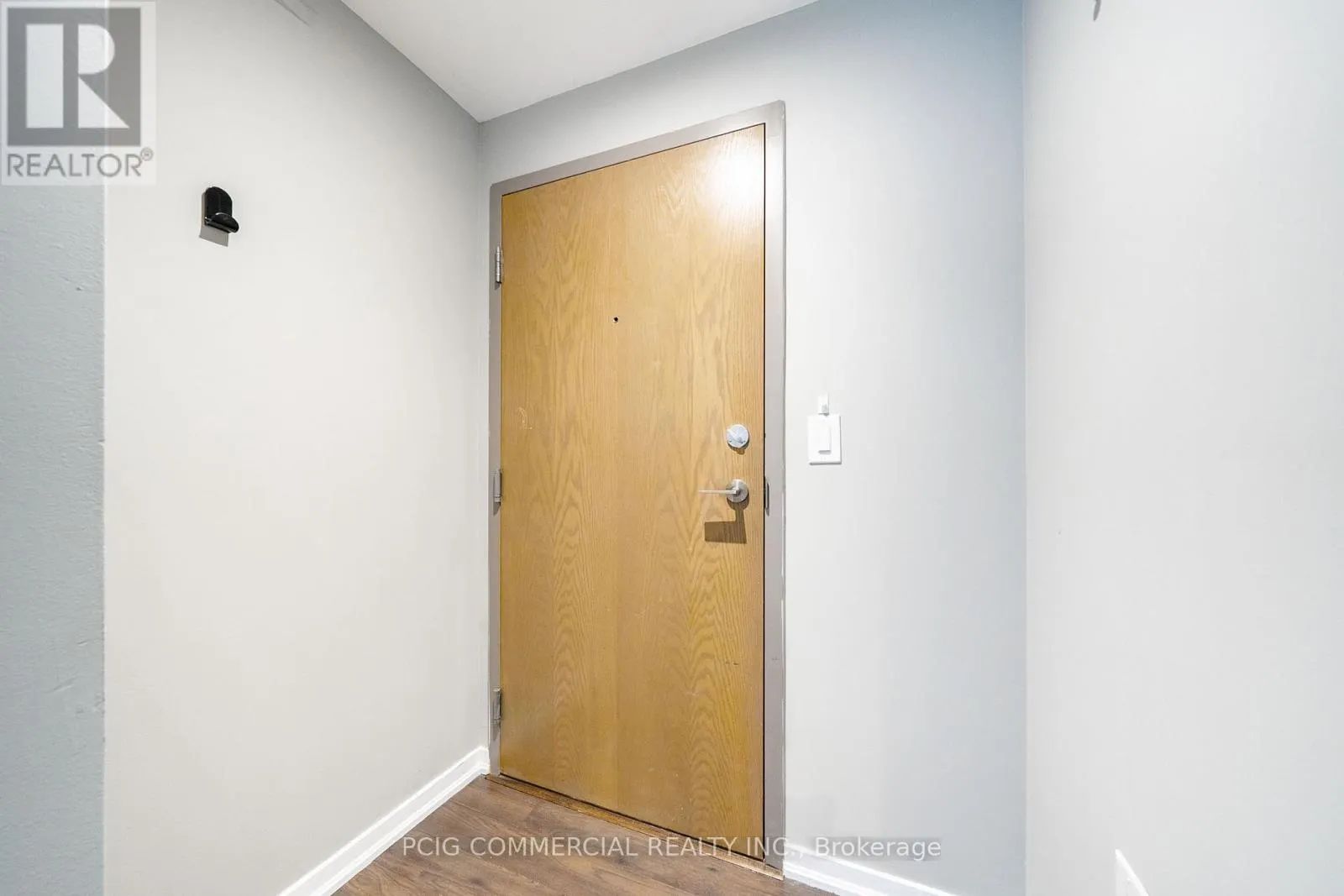803W - 36 LISGAR STREET