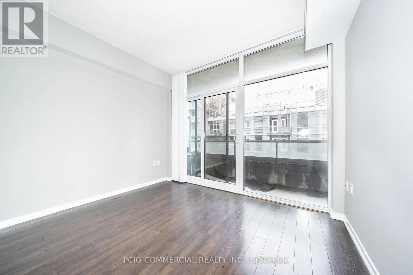 803W - 36 LISGAR STREET