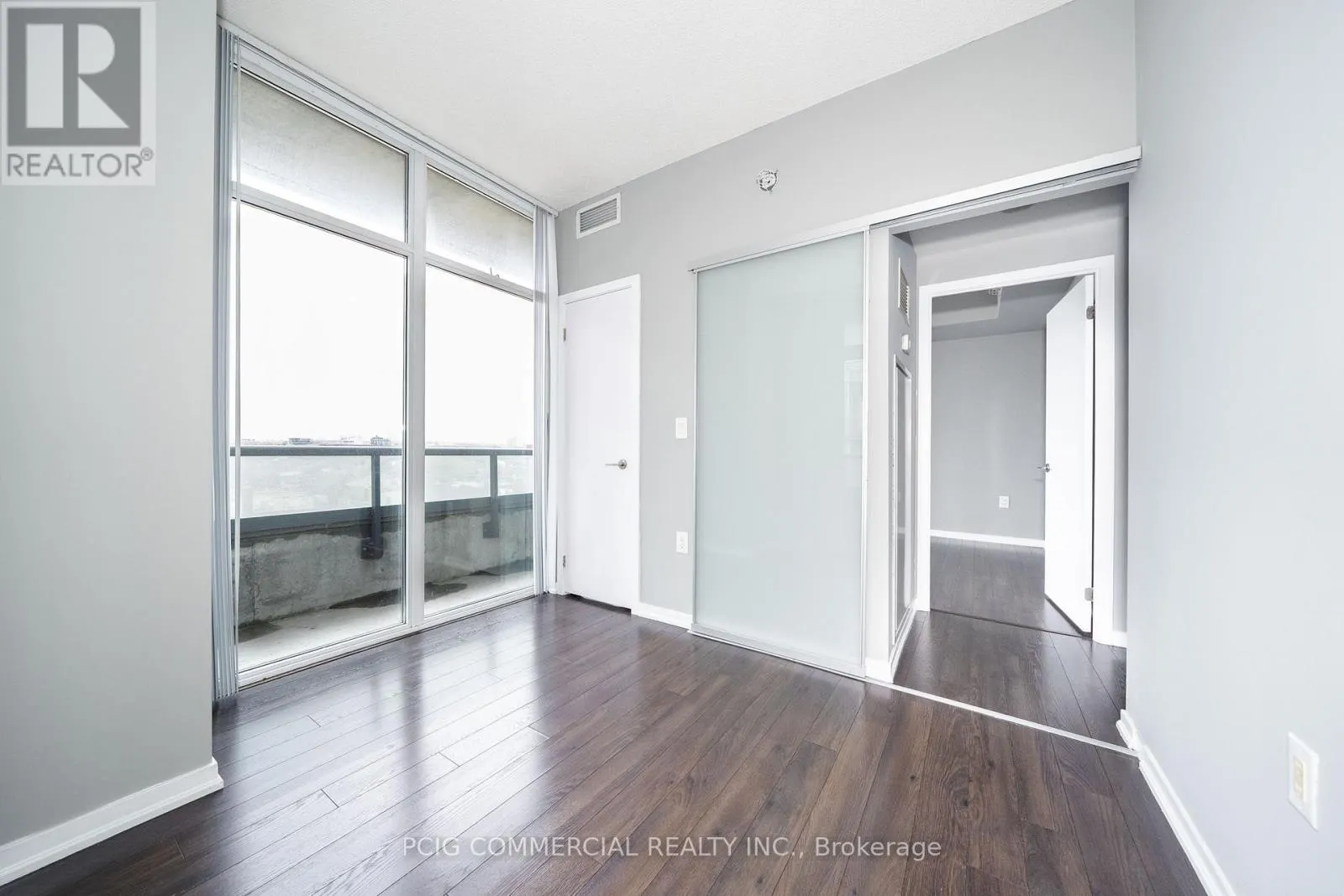 803W - 36 LISGAR STREET