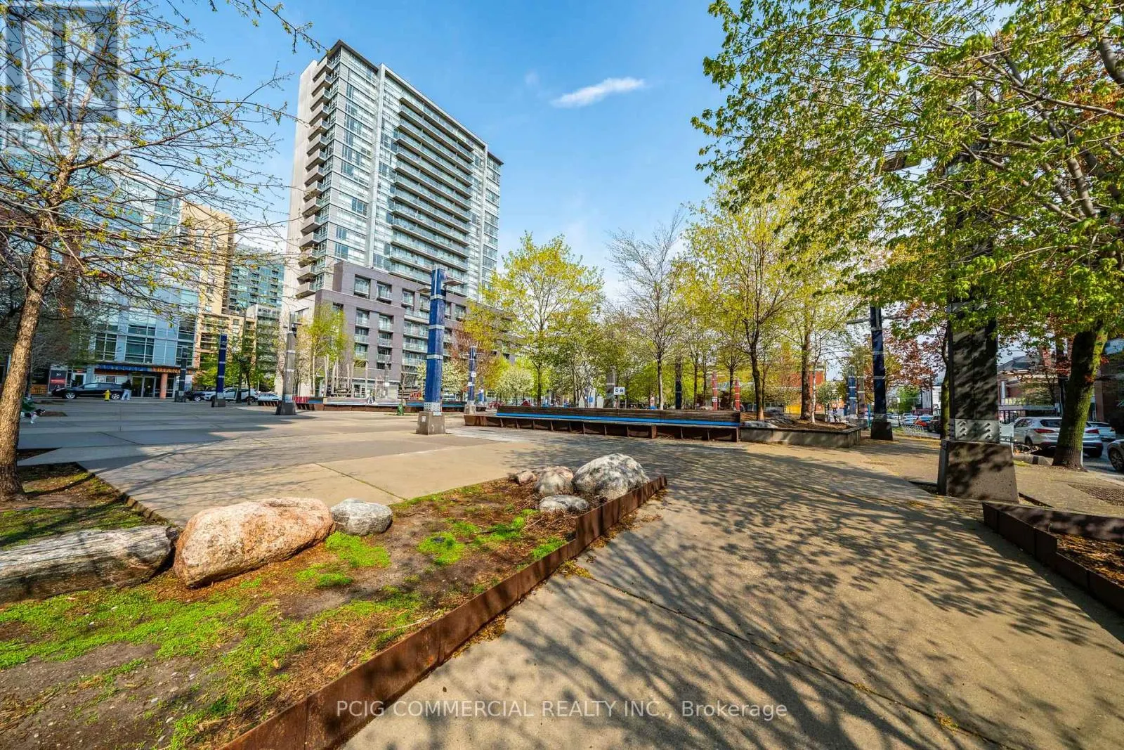 803W - 36 LISGAR STREET
