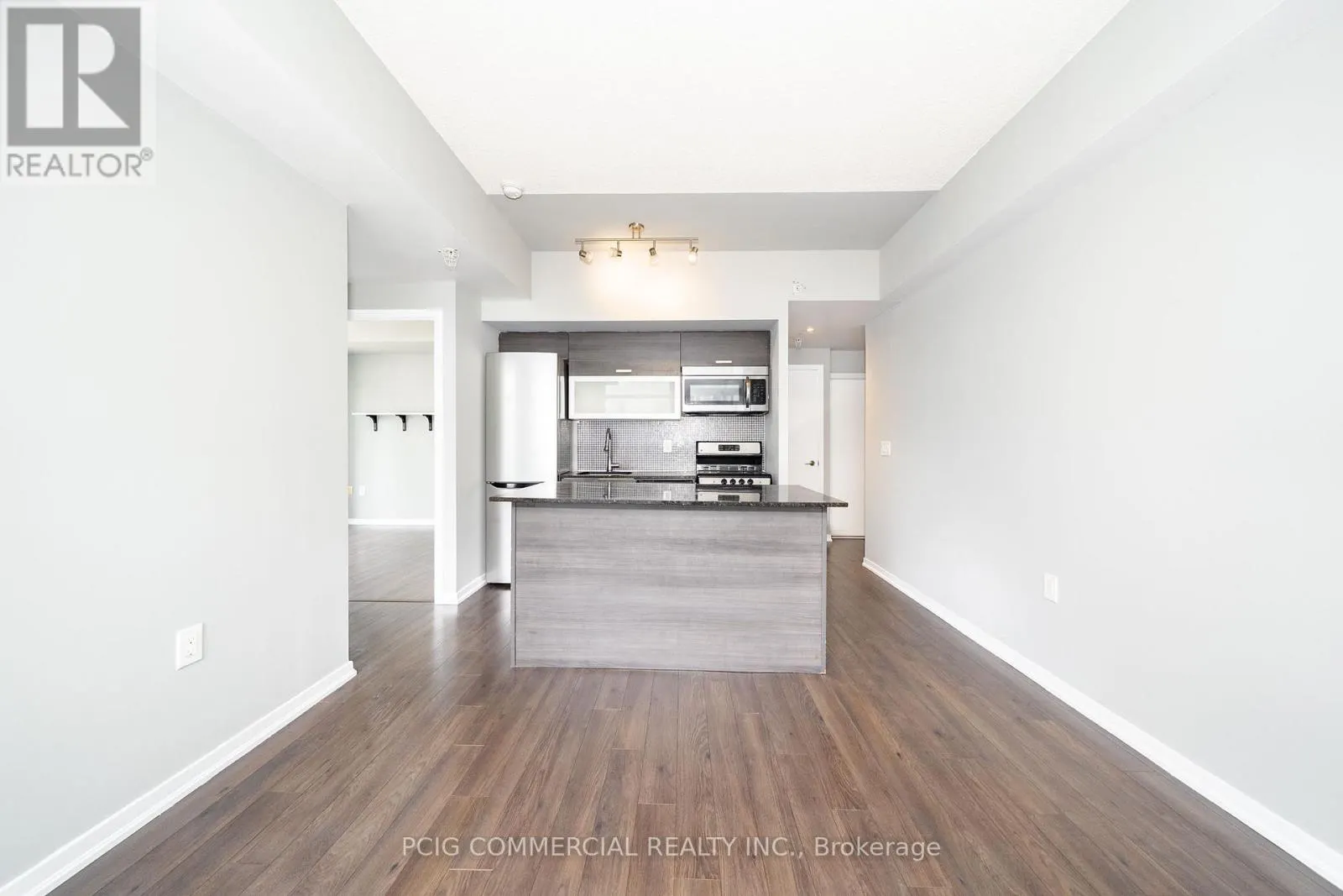 803W - 36 LISGAR STREET