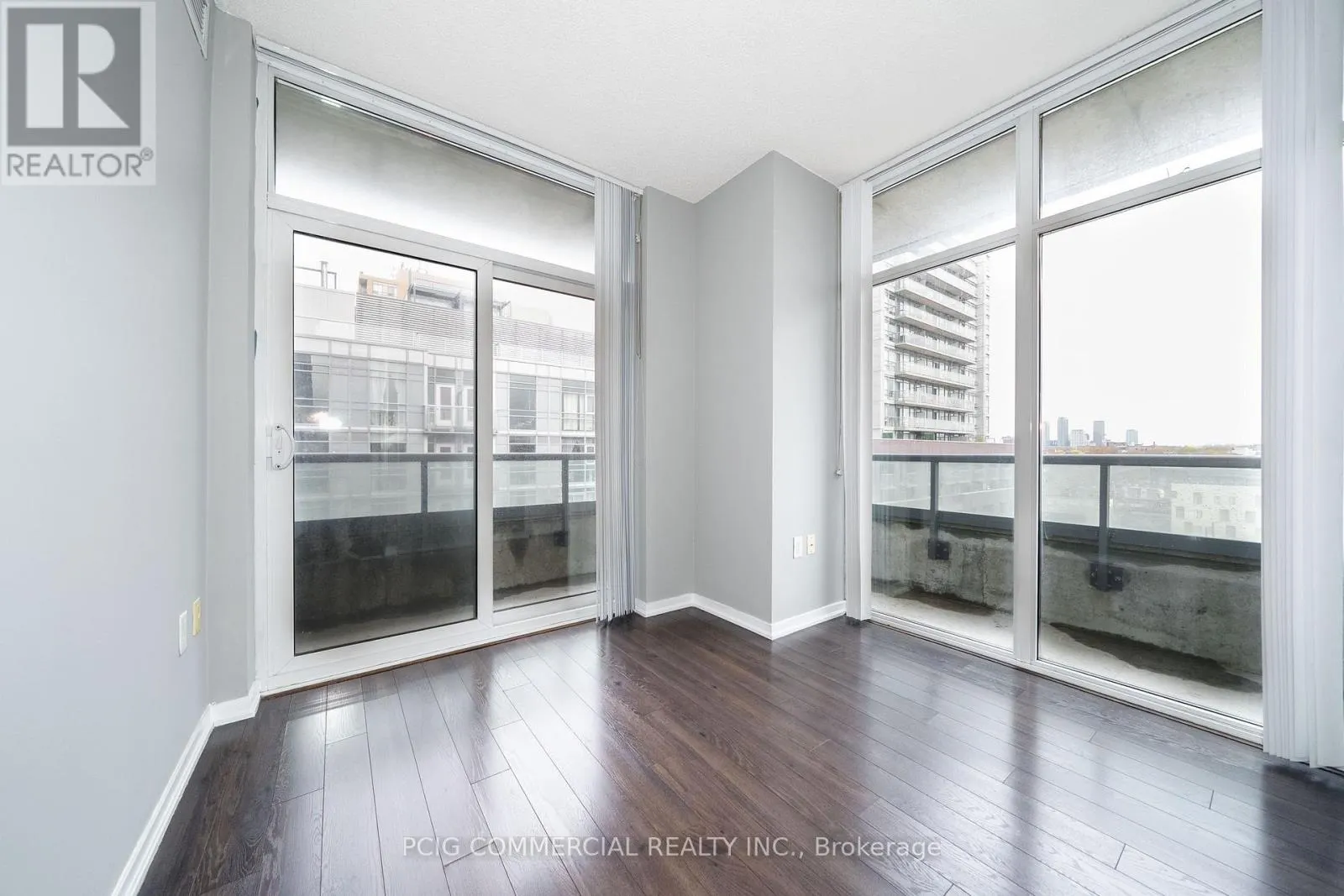 803W - 36 LISGAR STREET