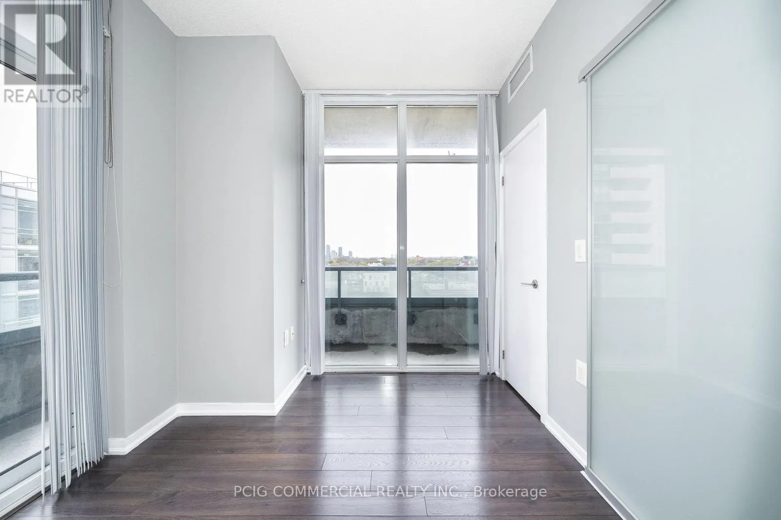 803W - 36 LISGAR STREET