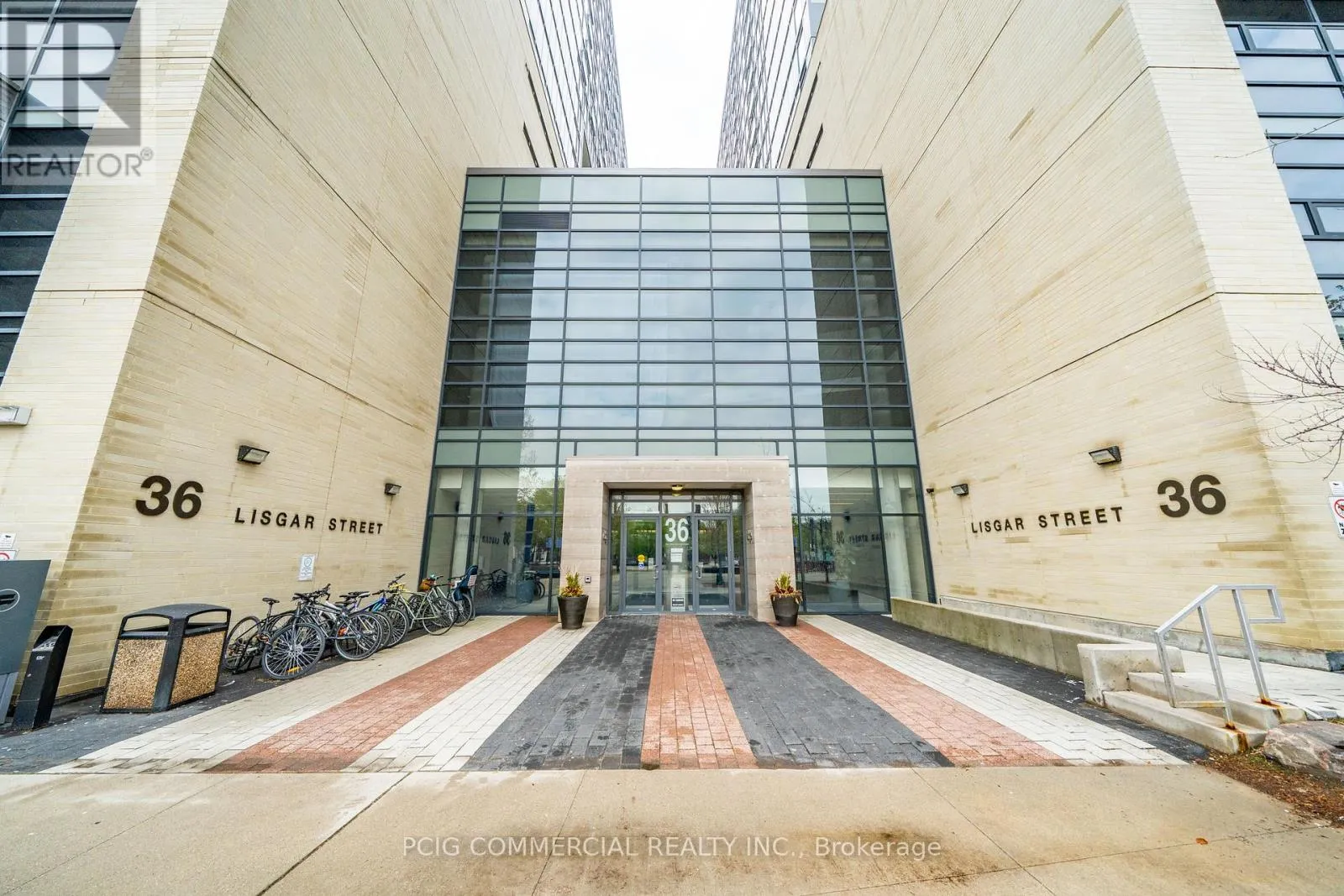 803W - 36 LISGAR STREET