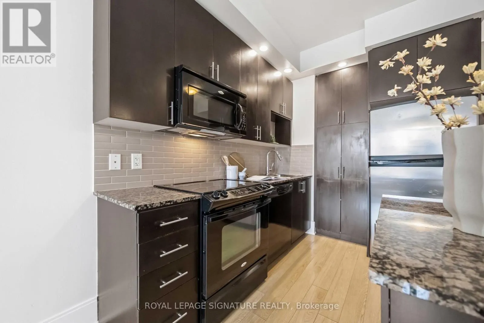 403 - 181 WYNFORD DRIVE