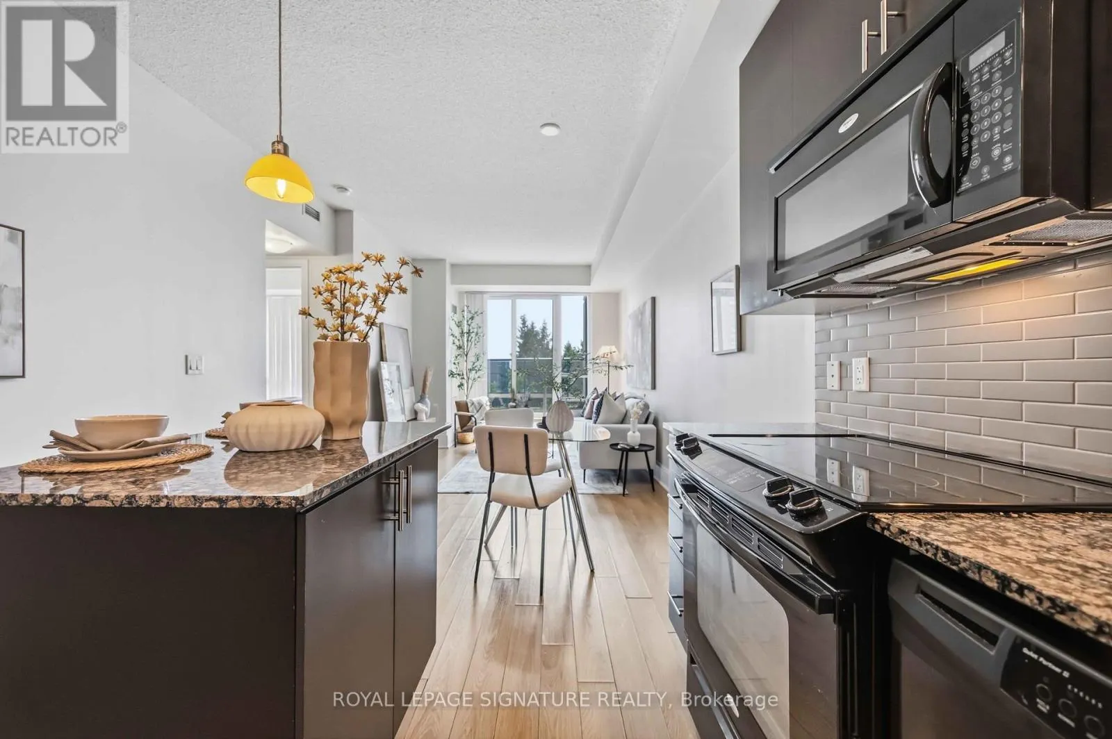 403 - 181 WYNFORD DRIVE