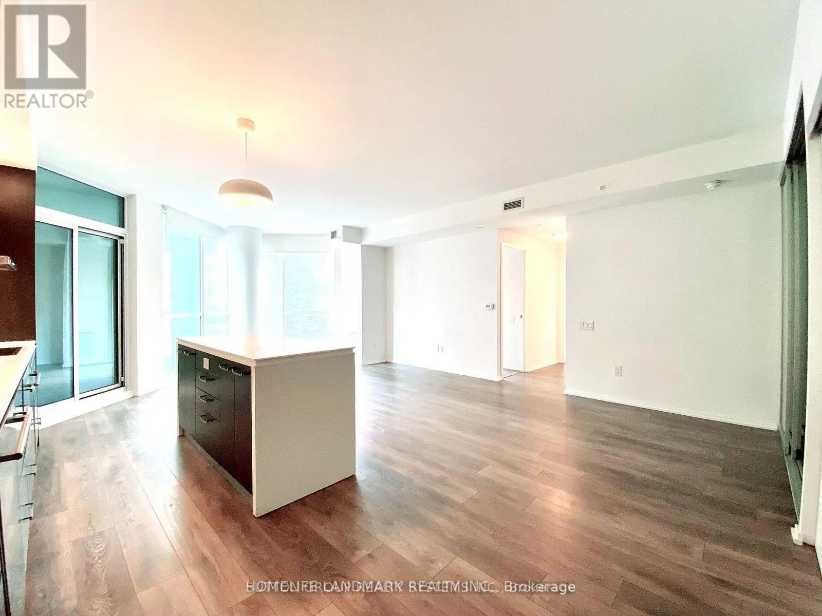 306 - 45 CHARLES STREET E