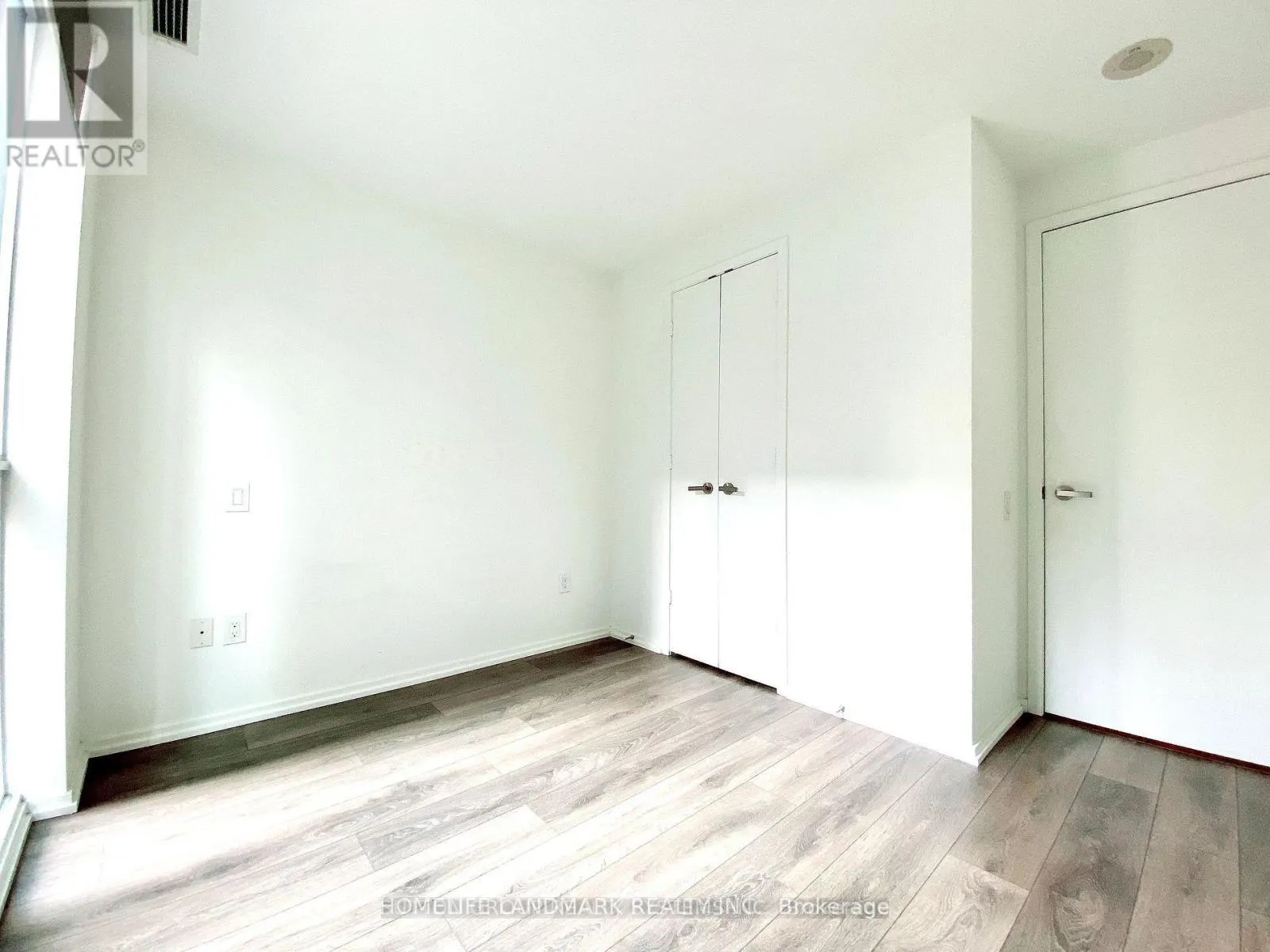 306 - 45 CHARLES STREET E