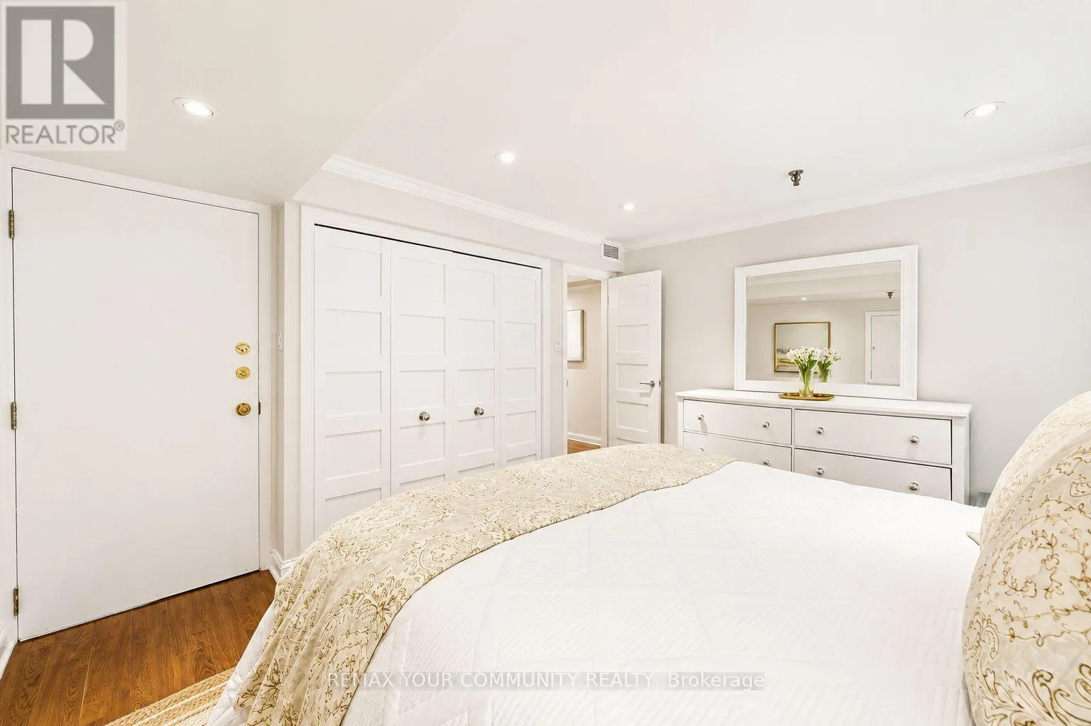 3 - 105 HEATH STREET W