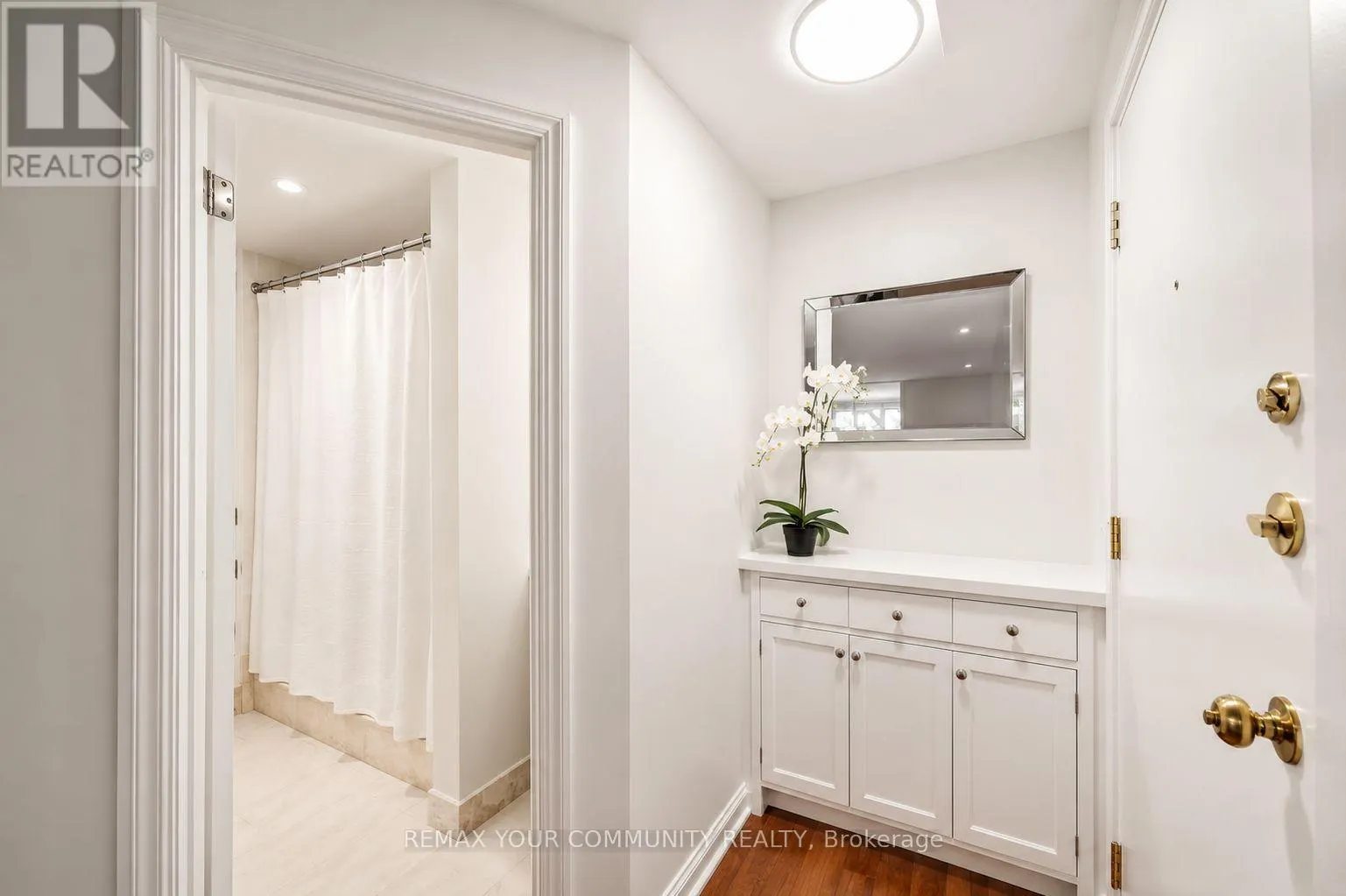 3 - 105 HEATH STREET W