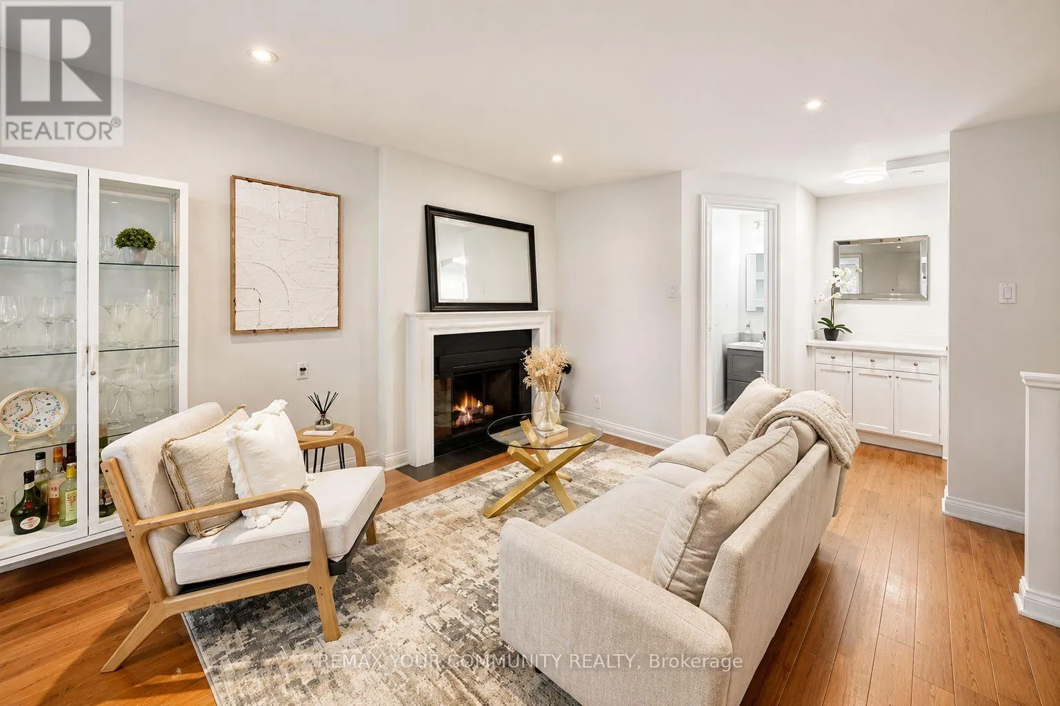 3 - 105 HEATH STREET W