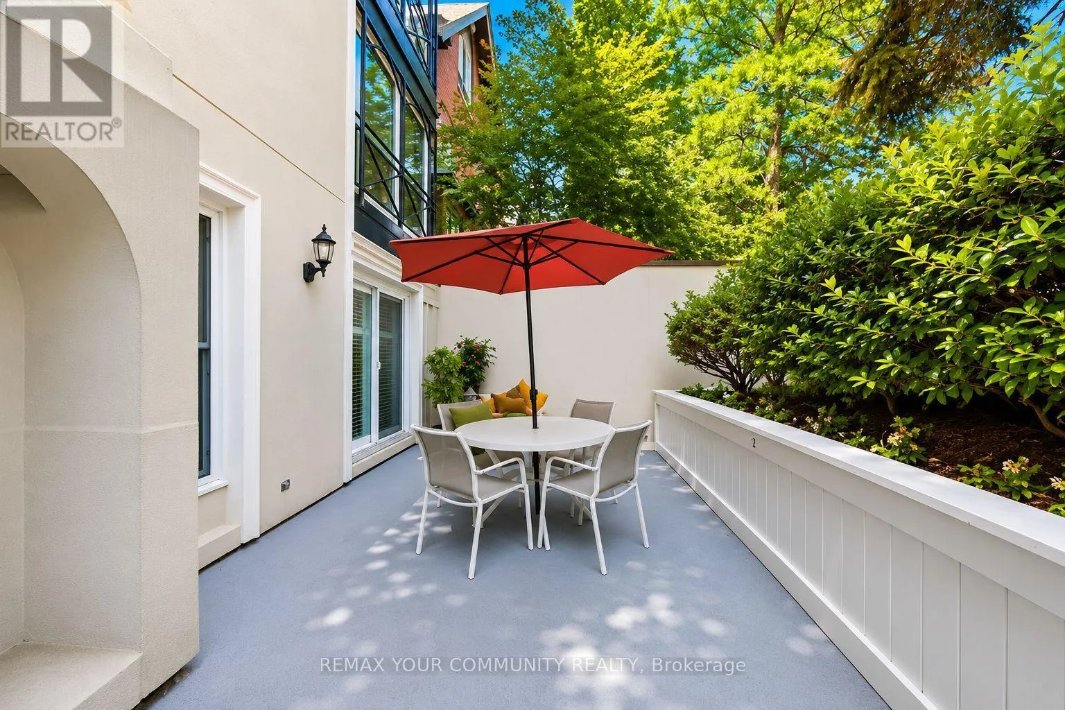 3 - 105 HEATH STREET W