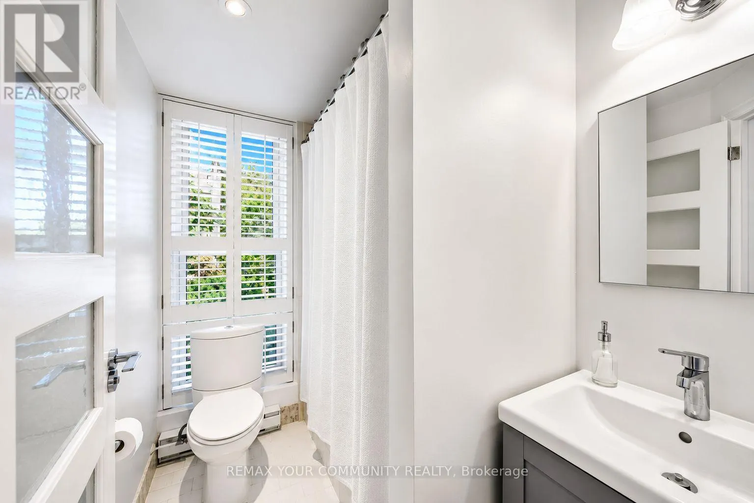 3 - 105 HEATH STREET W