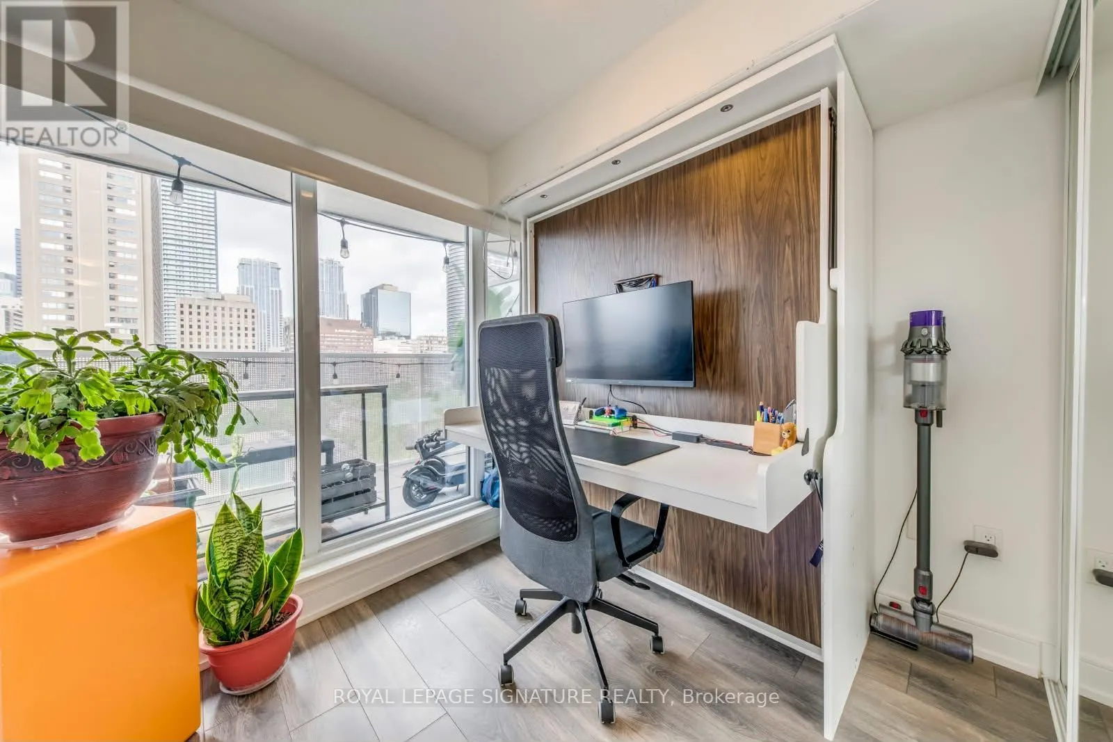 1011 - 89 MCGILL STREET