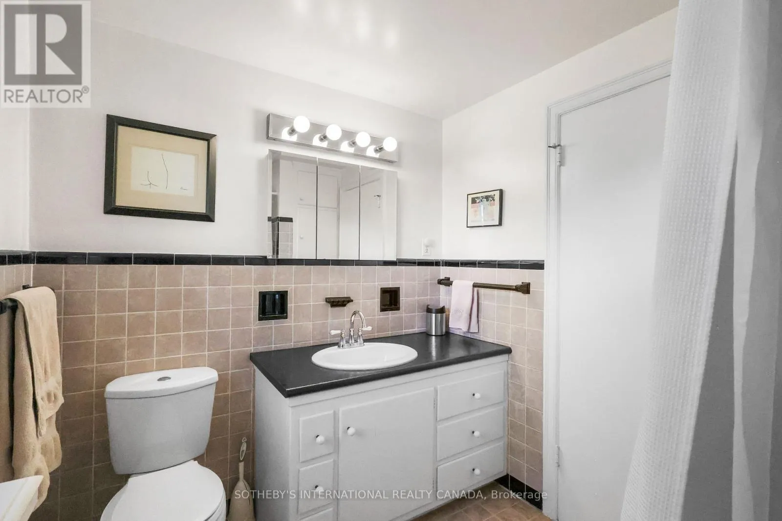 40 TEDDINGTON PK AVENUE